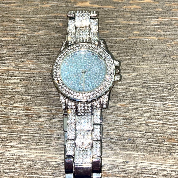 NEW Blingy Watch With Rhinestones Fits to size 8.5” inch wrist - Picture 1 of 5